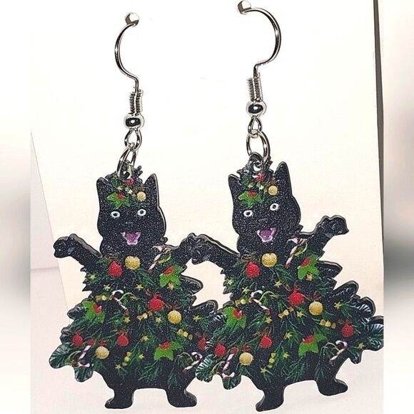 Super cute festive holiday earrings - Picture 3 of 8
